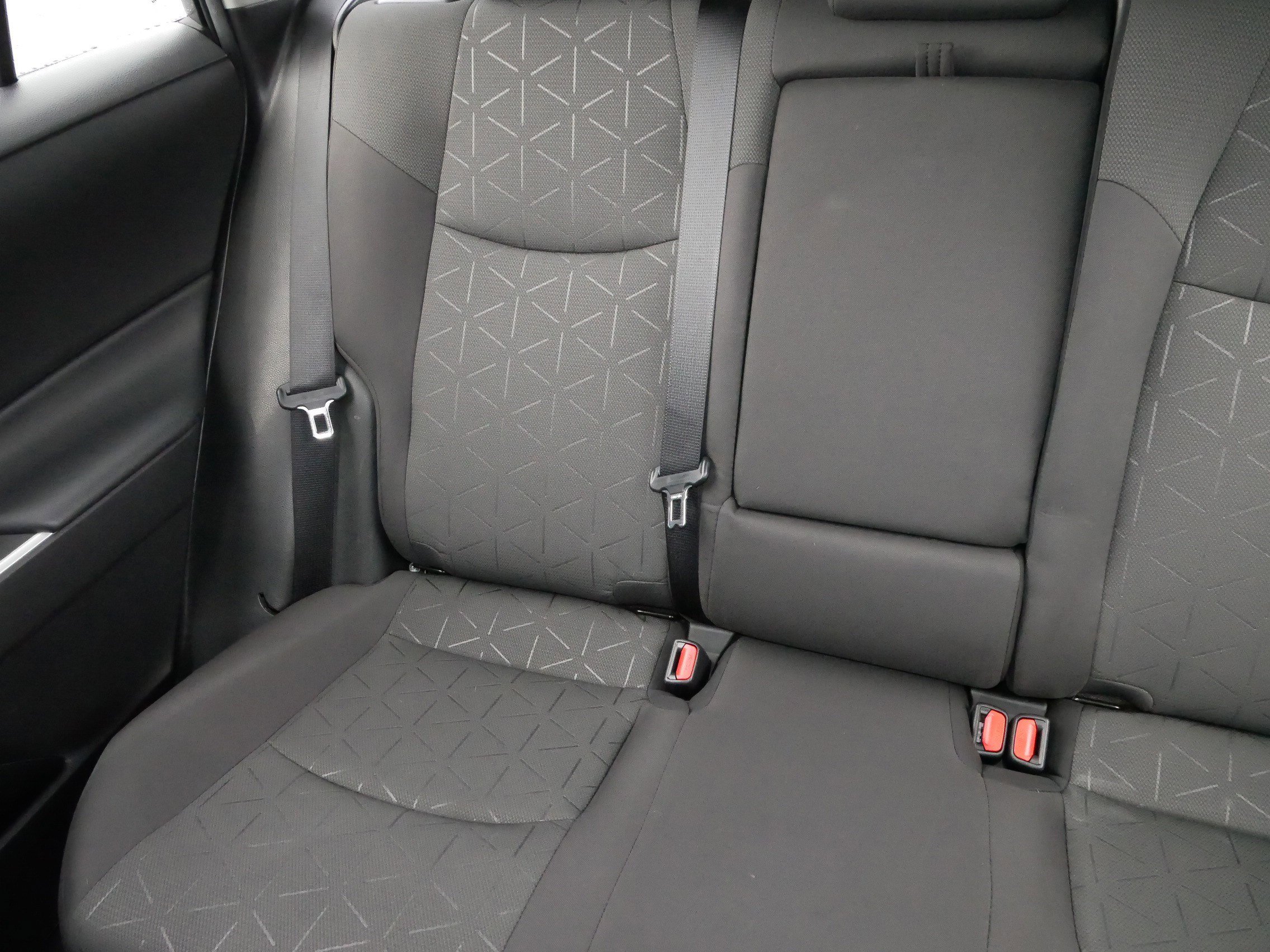 2021 Toyota RAV4 Hybrid XLE photo 12