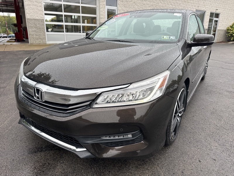 2017 Honda Accord Touring photo 8