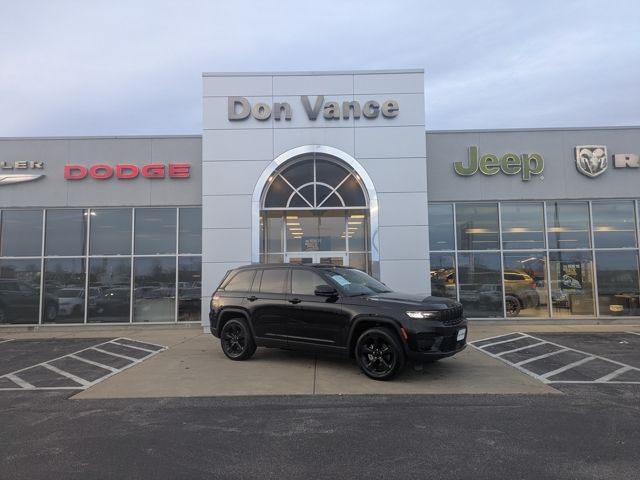 2023 Jeep Grand Cherokee Altitude's photo