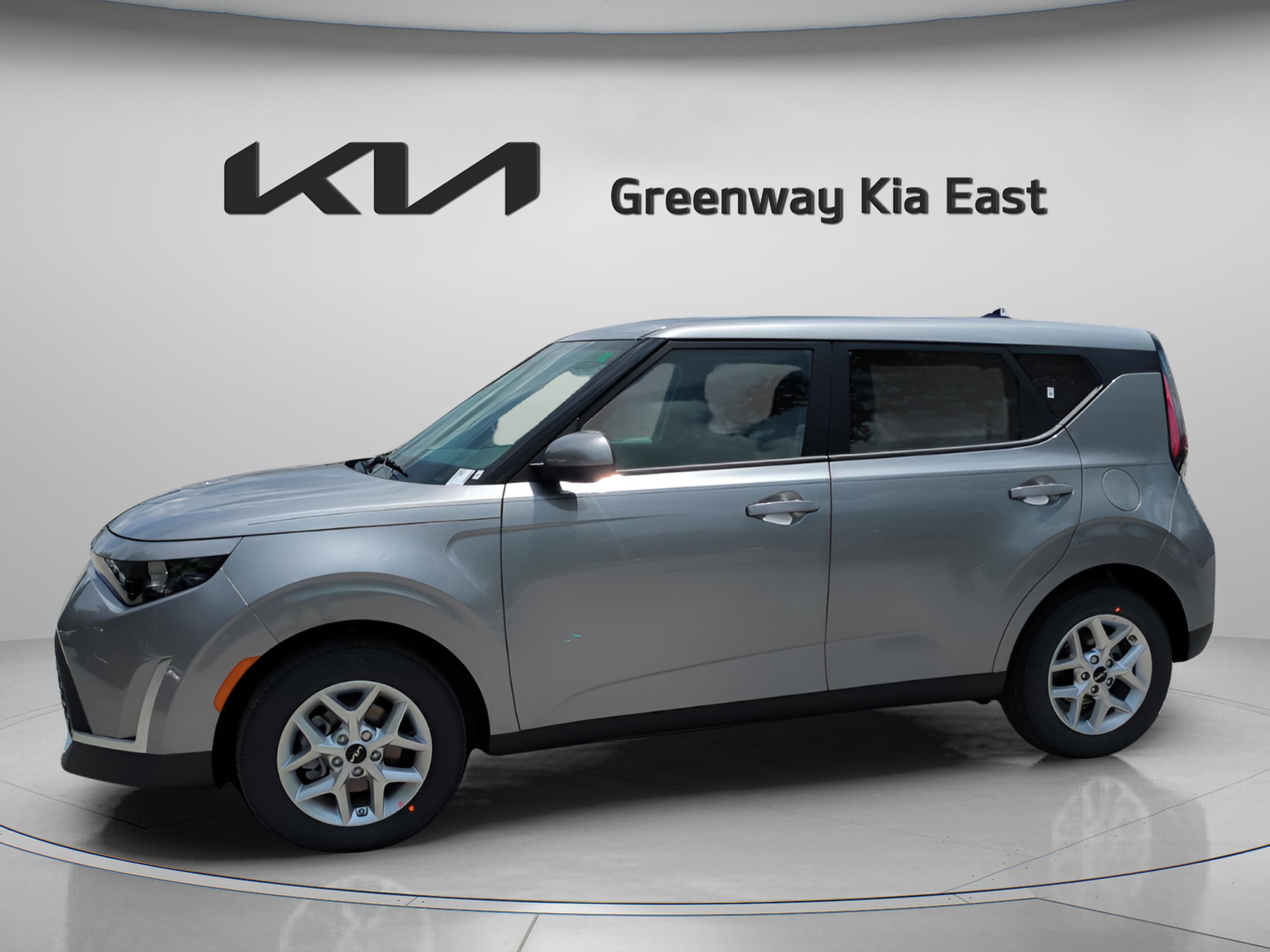 2025 Kia Soul LX photo 3
