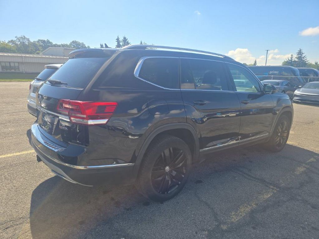 2019 Volkswagen Atlas SEL Premium photo 3