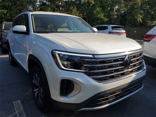 2026 Volkswagen Atlas SE photo 3