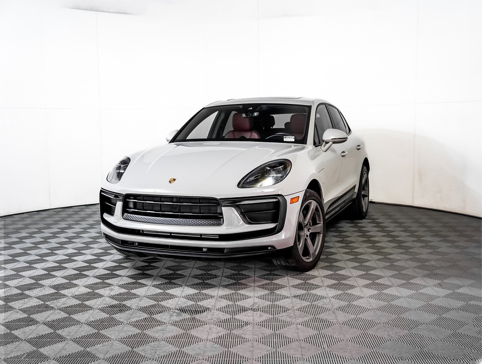 2022 Porsche Macan Base's photo