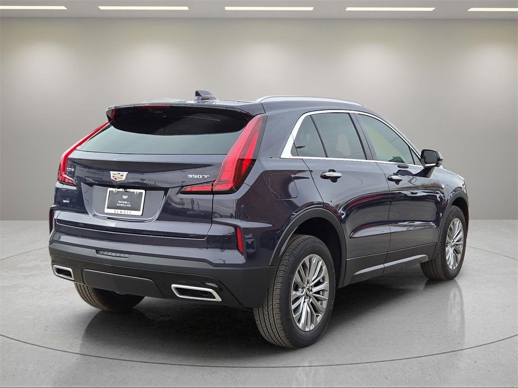 2025 Cadillac XT4 Premium Luxury photo 4
