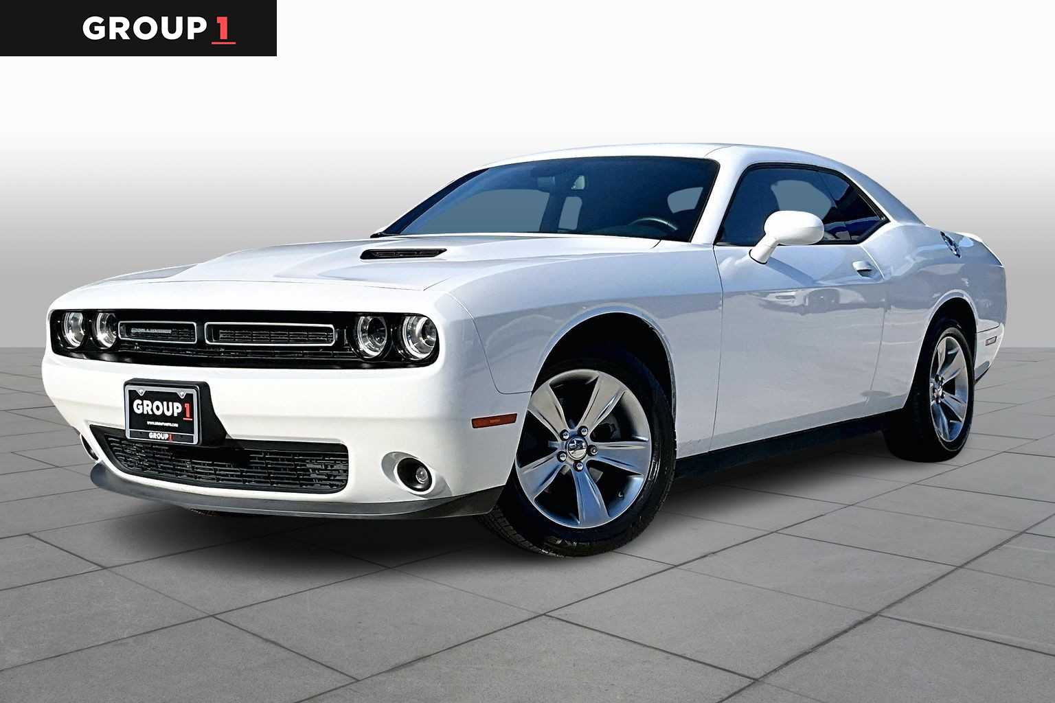 2022 Dodge Challenger SXT's photo