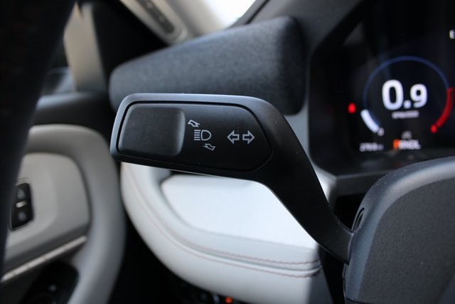2025 Ford Explorer photo 8