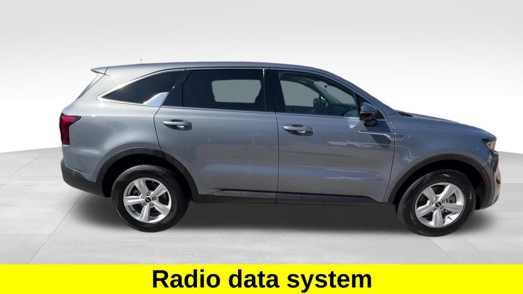 2023 Kia Sorento LX photo 6