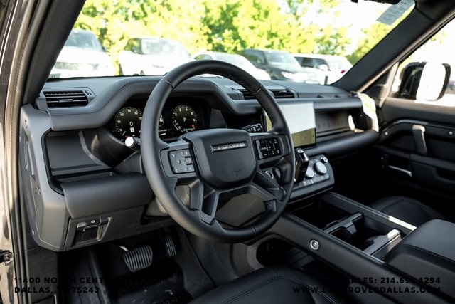 2025 Land Rover Defender 110 X-Dynamic SE photo 2