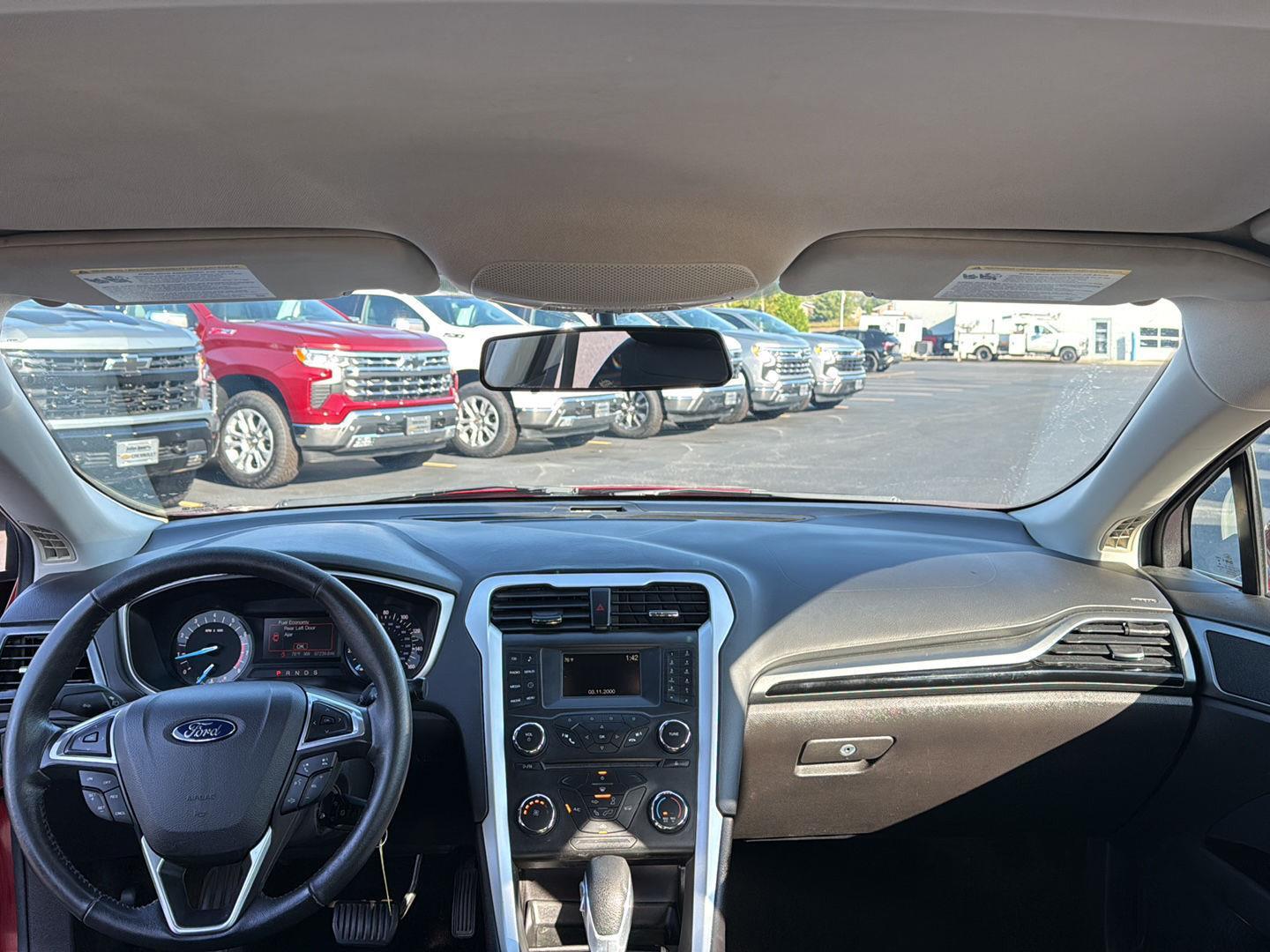 2016 Ford Fusion SE photo 4