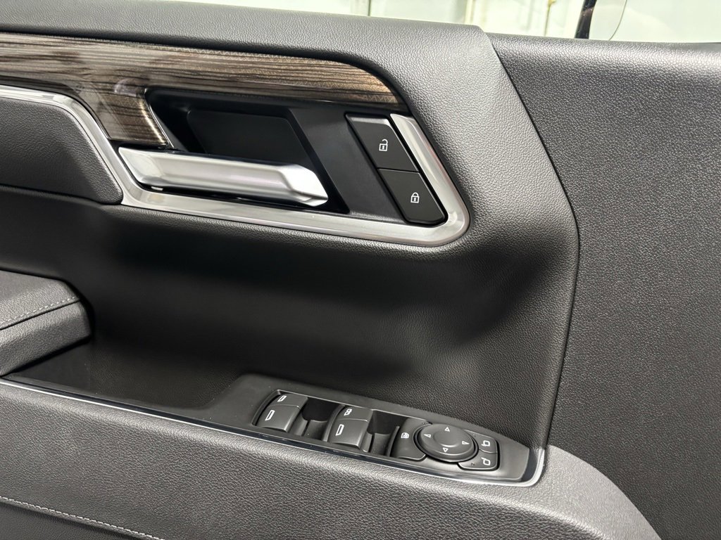 2026 Chevrolet Silverado 1500 LT photo 9