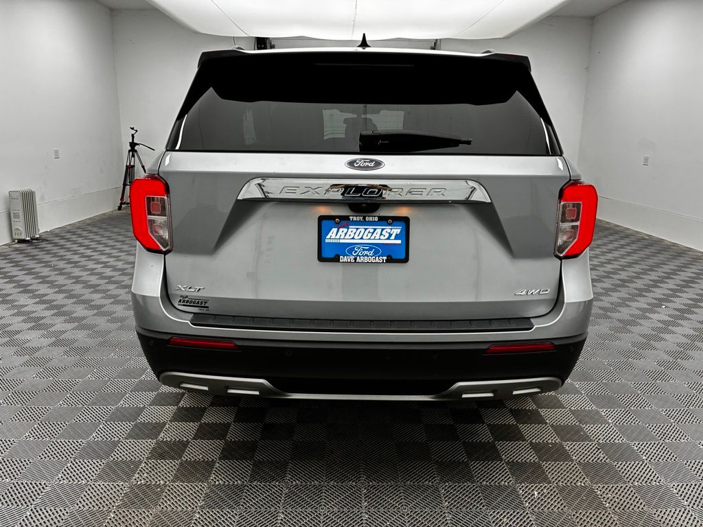 2023 Ford Explorer XLT photo 11