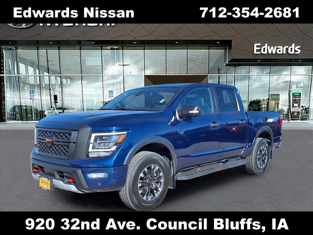 2022 Nissan Titan PRO-4X's photo