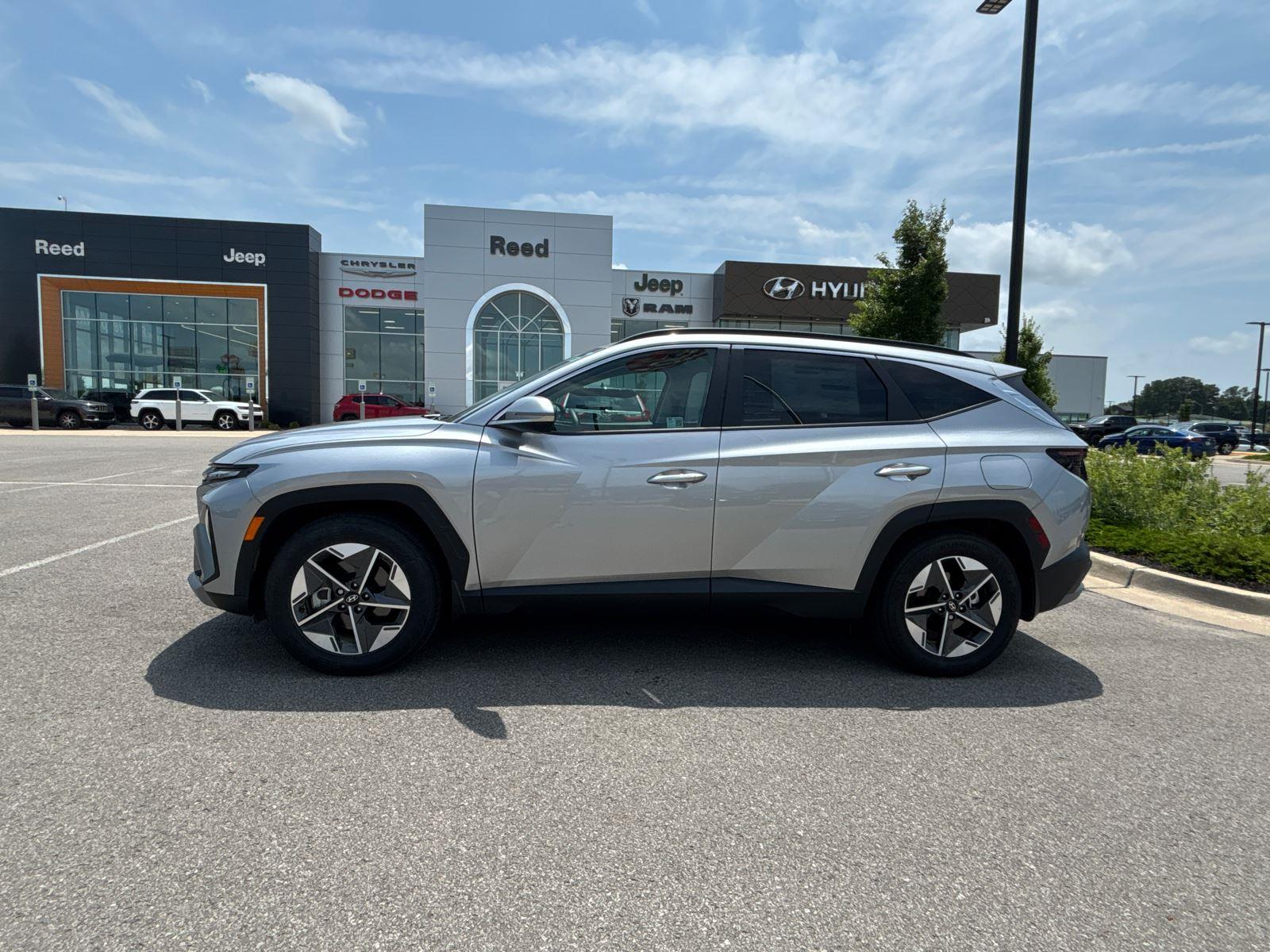 2025 Hyundai Tucson SEL Convenience photo 2