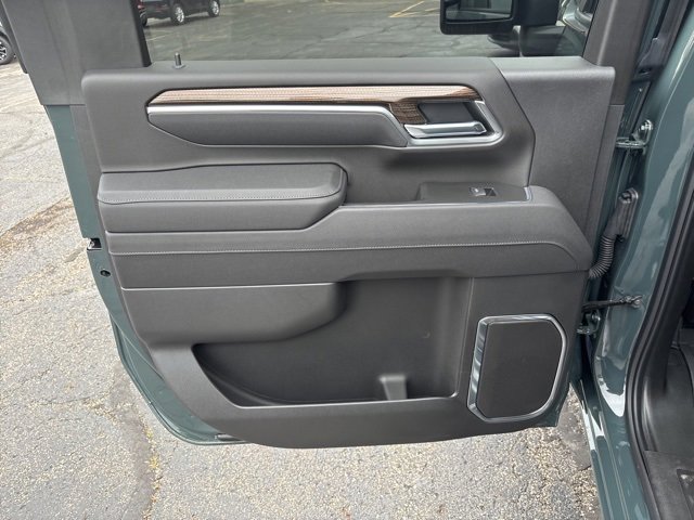 2025 Chevrolet Silverado 3500HD LT photo 16