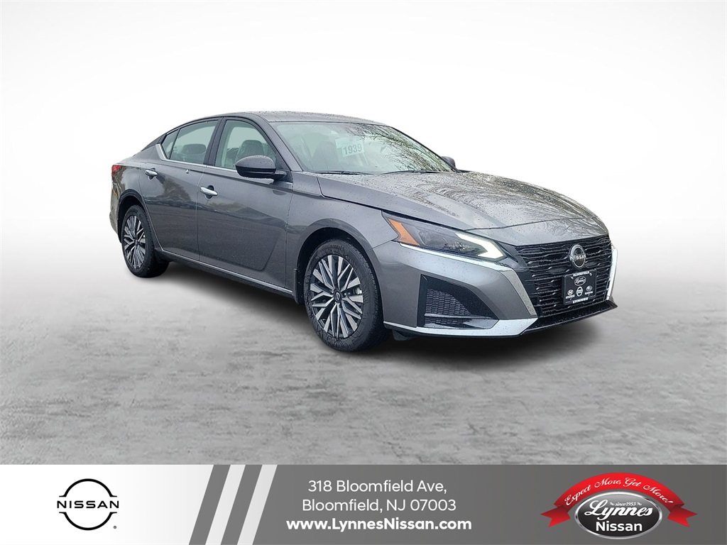 2025 Nissan Altima SV's photo