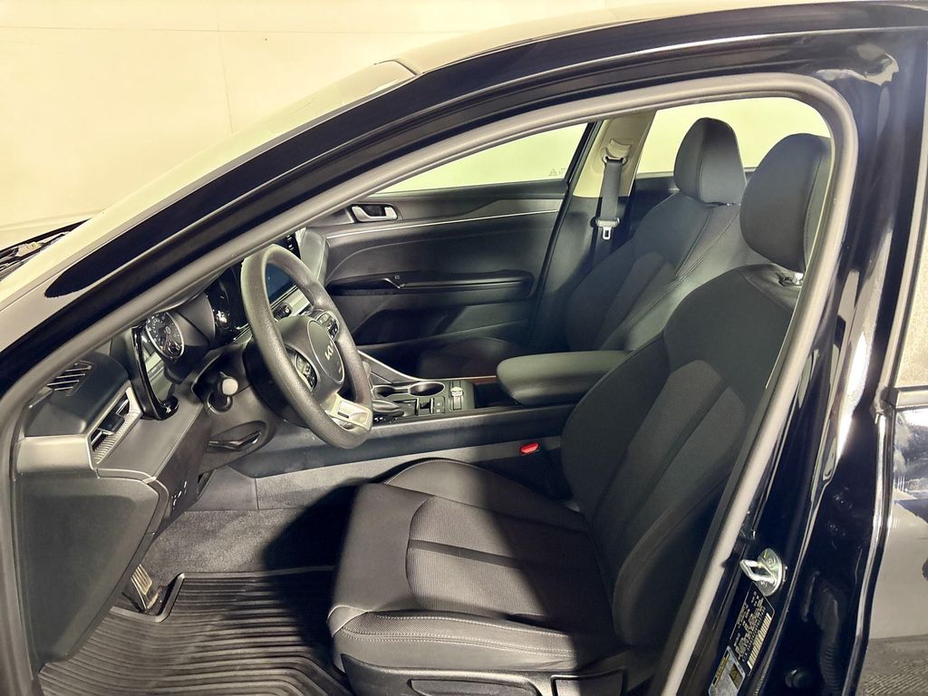 2023 Kia K5 LXS photo 10