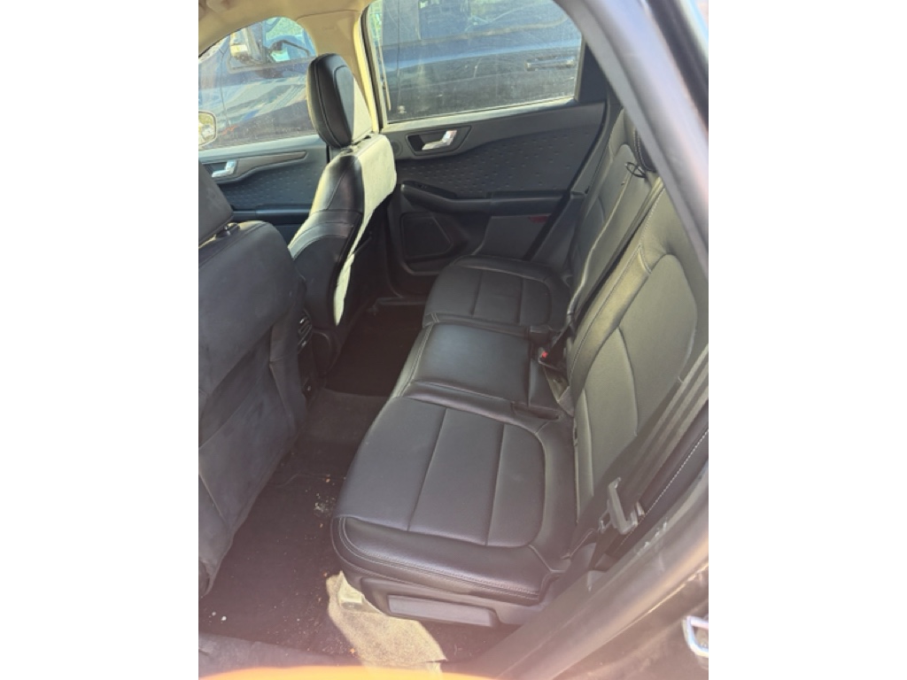 2020 Ford Escape Titanium photo 3