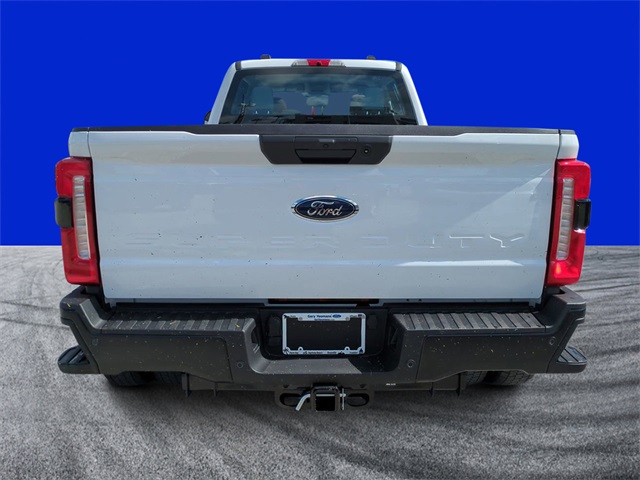 2026 Ford F-450 photo 4