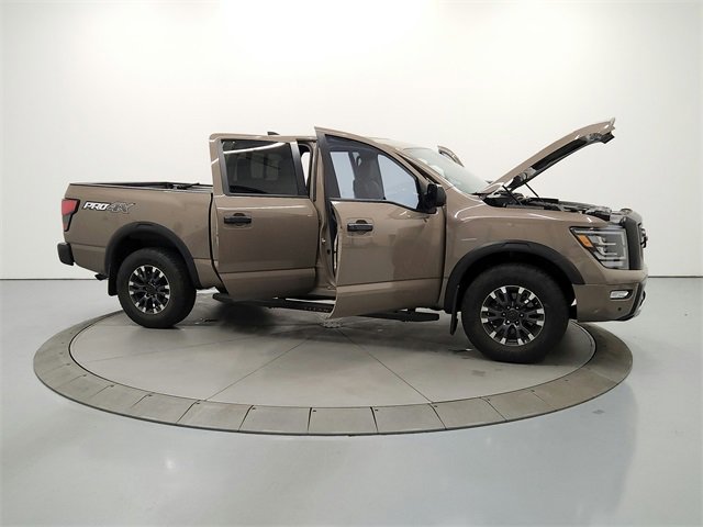 2023 Nissan Titan PRO-4X photo 16