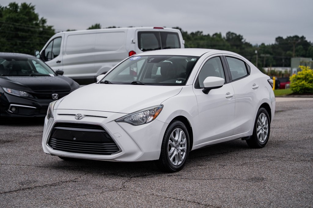 2018 Toyota Yaris iA Base photo 2