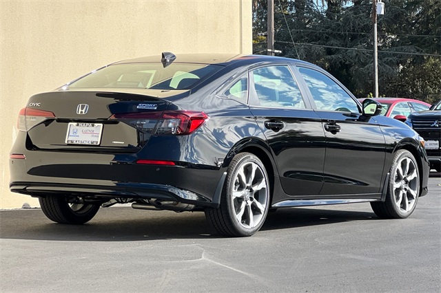2025 Honda Civic Sport Touring photo 3