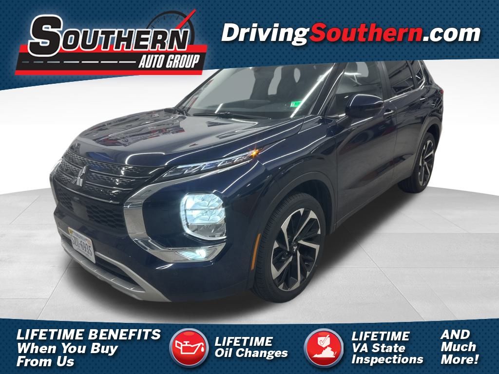 2024 Mitsubishi Outlander SE's photo