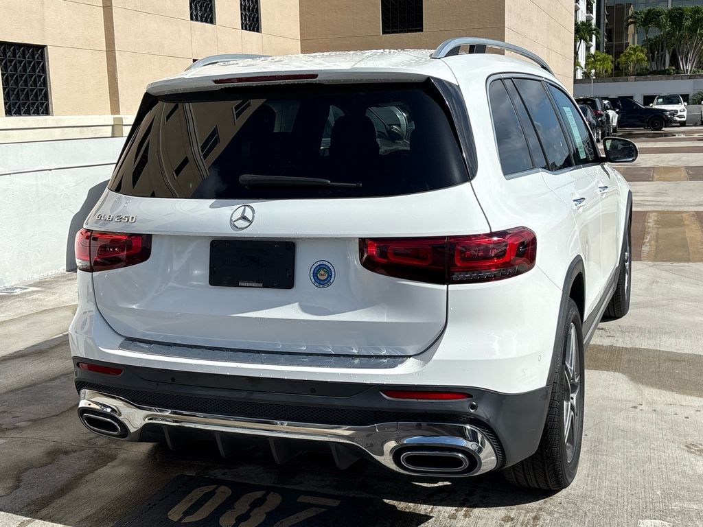 2020 Mercedes Benz GLB 250 photo 4