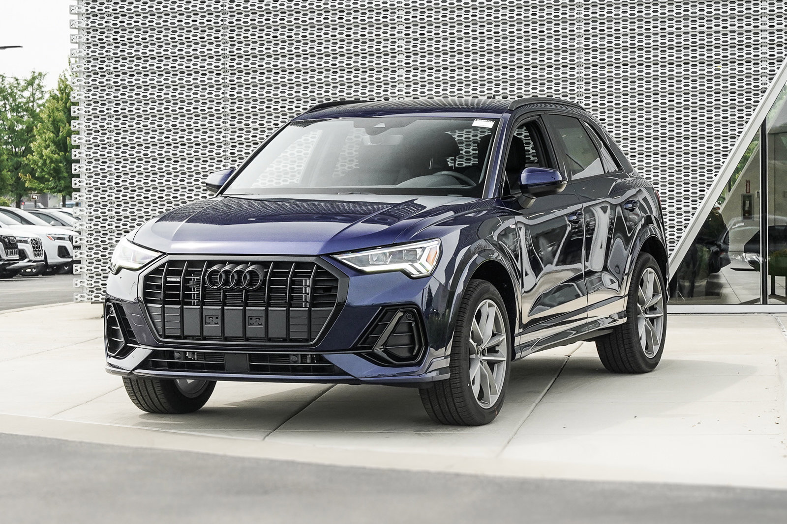 2025 Audi Q3 S line Premium photo 5