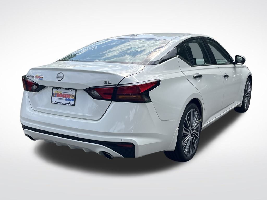 2025 Nissan Altima SL photo 5
