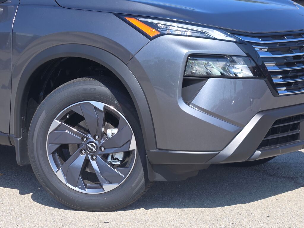 2026 Nissan Rogue SV photo 2