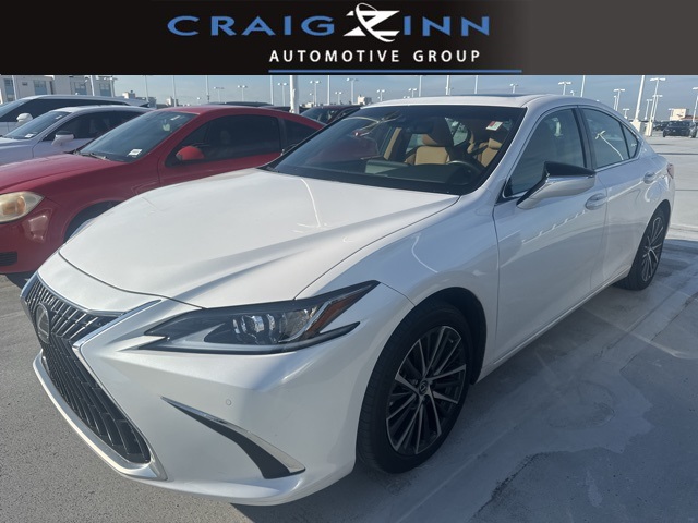 2024 Lexus ES 350's photo