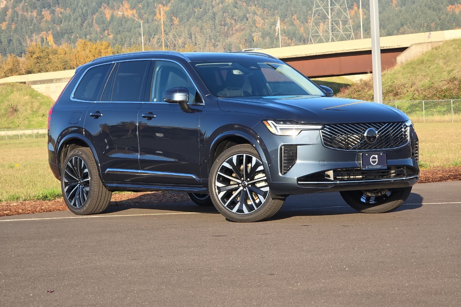 2026 Volvo XC90 Plus's photo