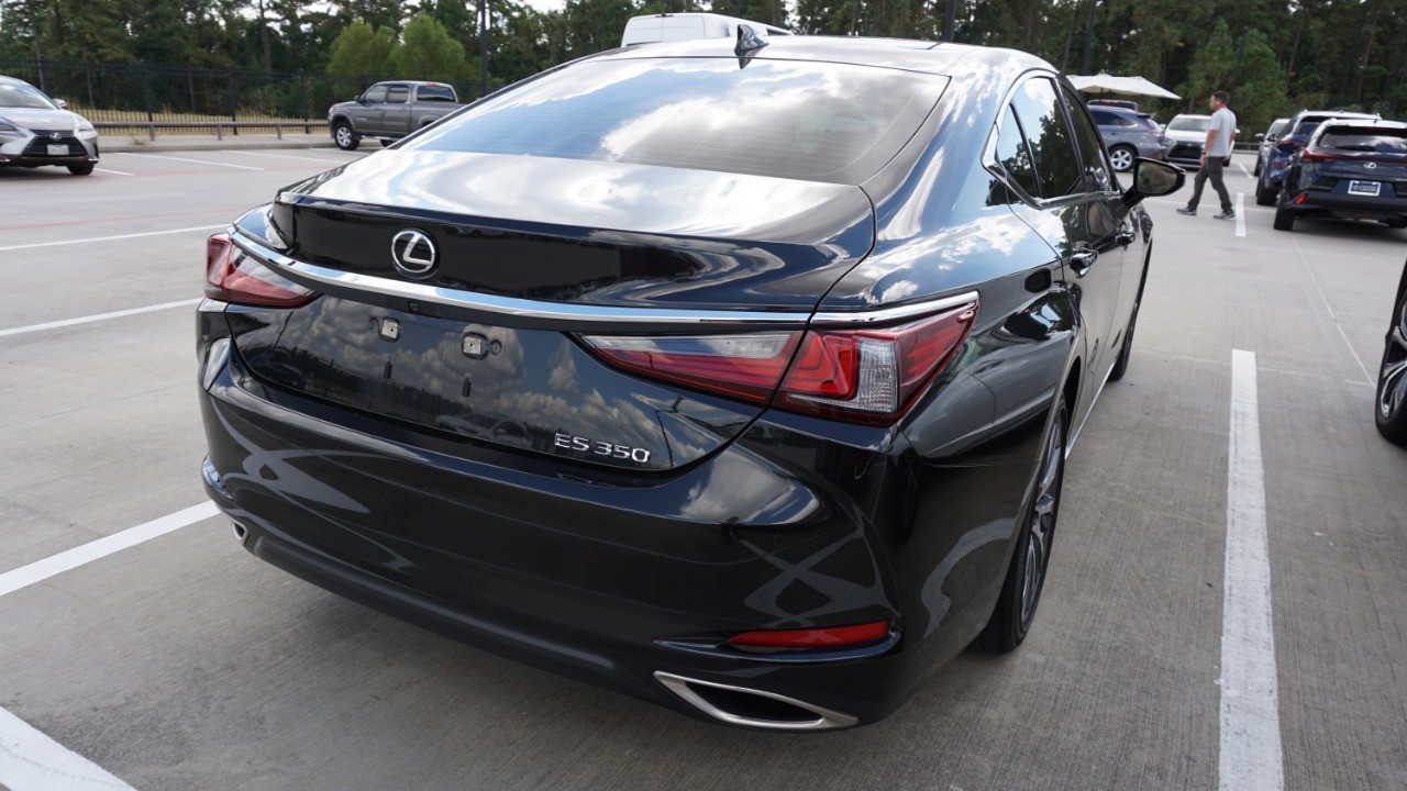 2021 Lexus ES 350 photo 3