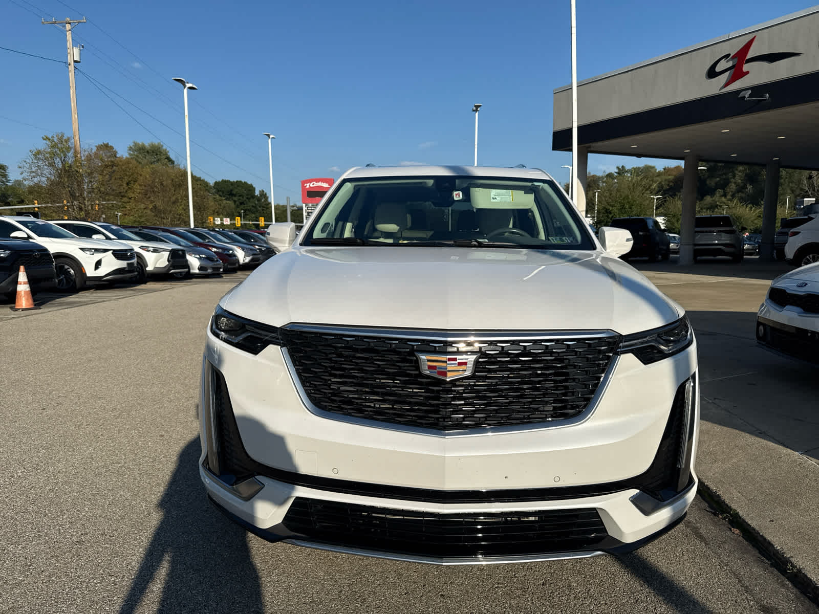 2023 Cadillac XT6 Premium Luxury photo 2