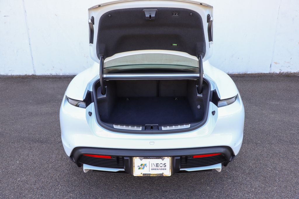 2020 Porsche Taycan Turbo photo 34