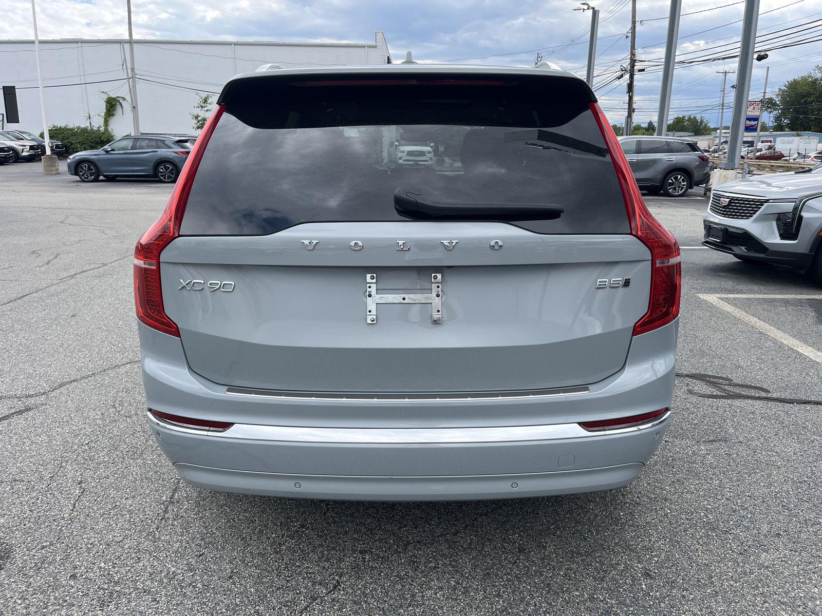 2024 Volvo XC90 B5 Plus photo 3