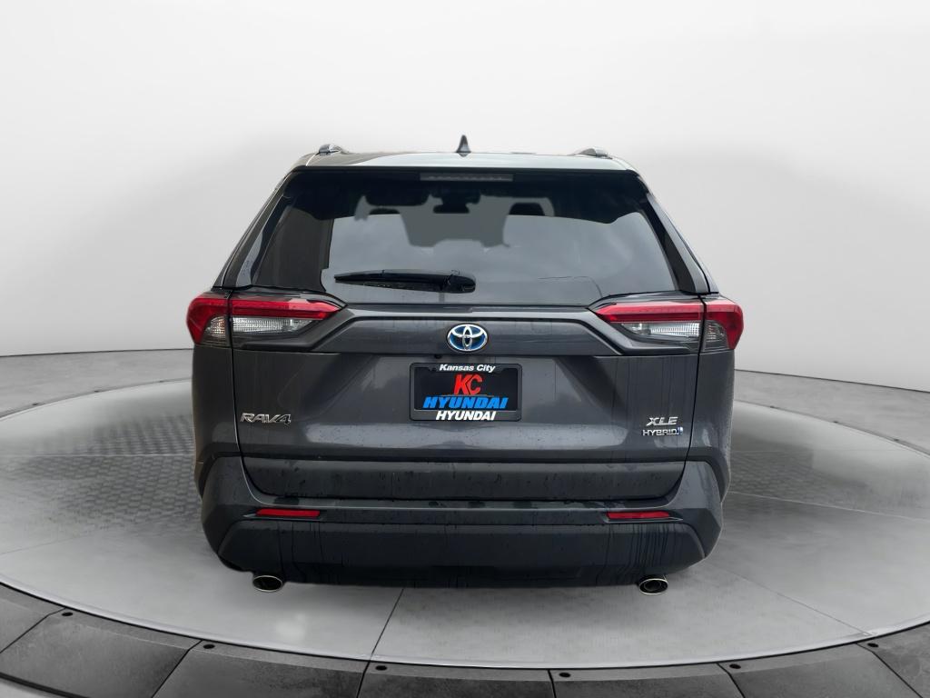2019 Toyota RAV4 Hybrid XLE photo 4