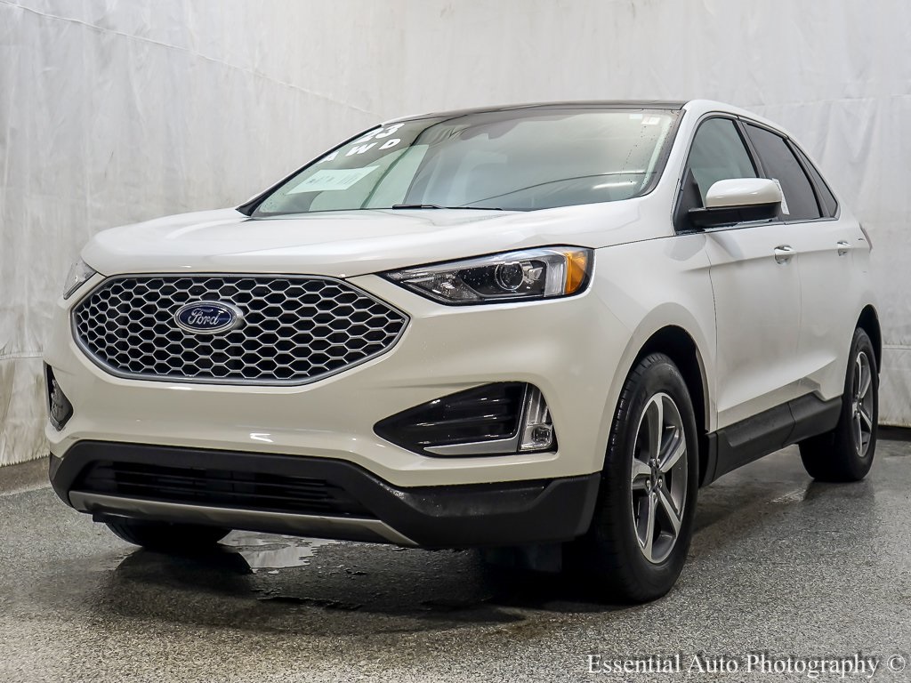 2023 Ford Edge SEL photo 2