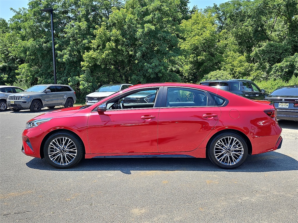 2024 Kia Forte GT-Line photo 4