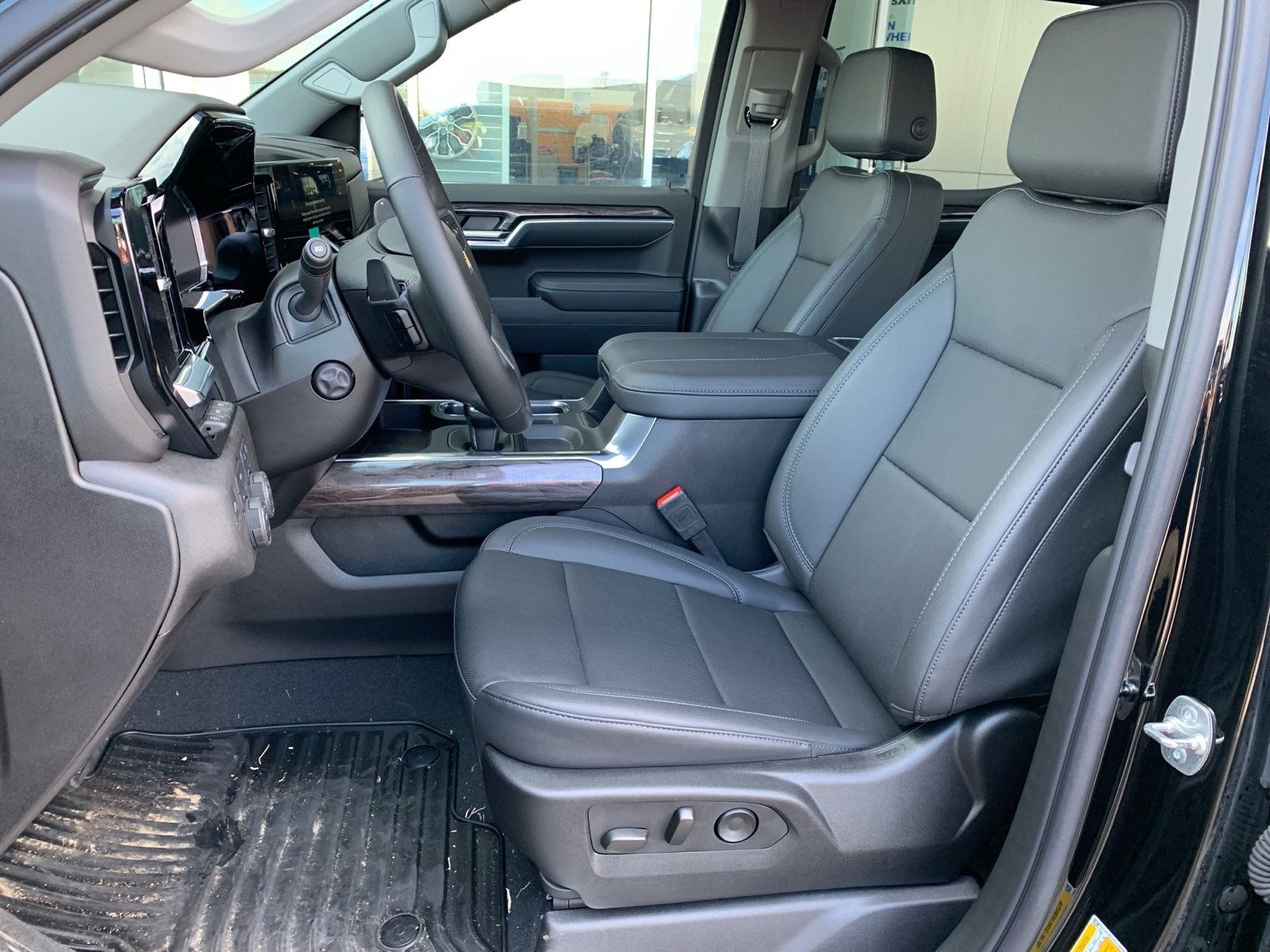 2025 Chevrolet Silverado 1500 LTZ photo 17