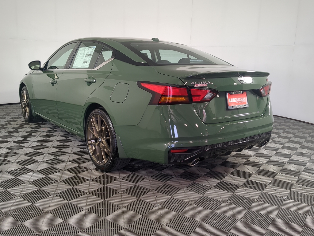 2025 Nissan Altima SR photo 5