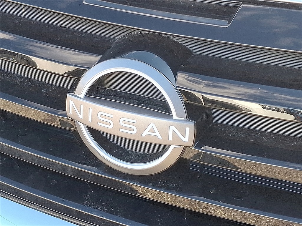 2025 Nissan Pathfinder SV photo 3