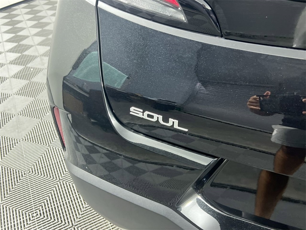 2025 Kia Soul LX photo 4