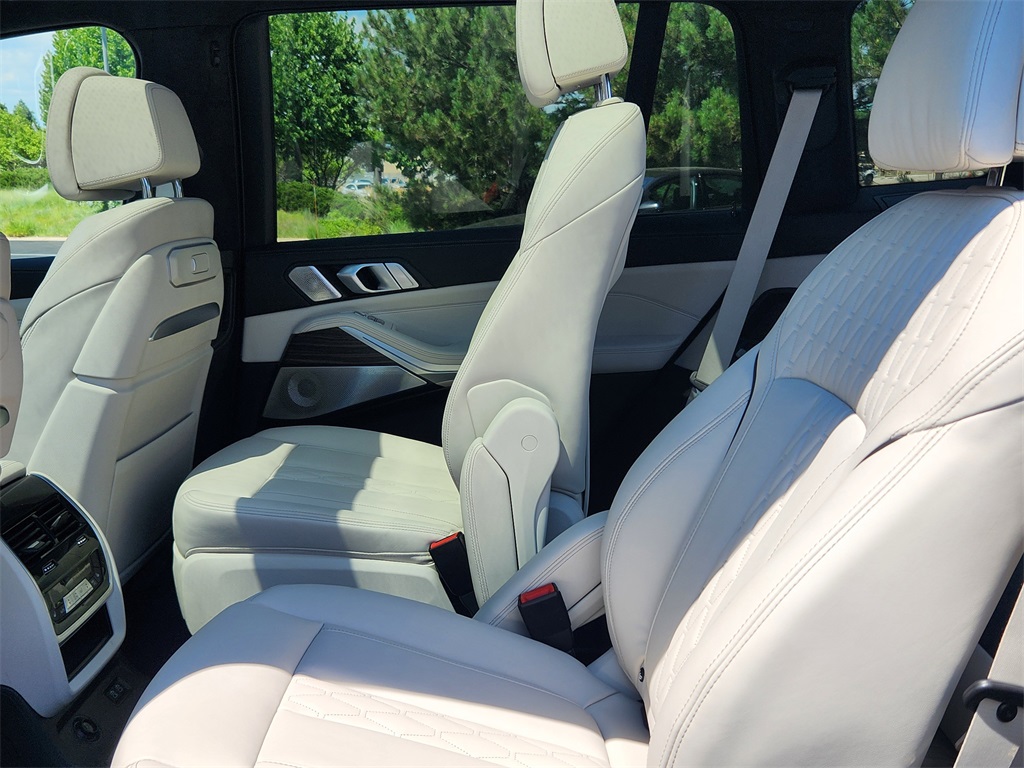 2025 Bmw X7 M60i photo 10