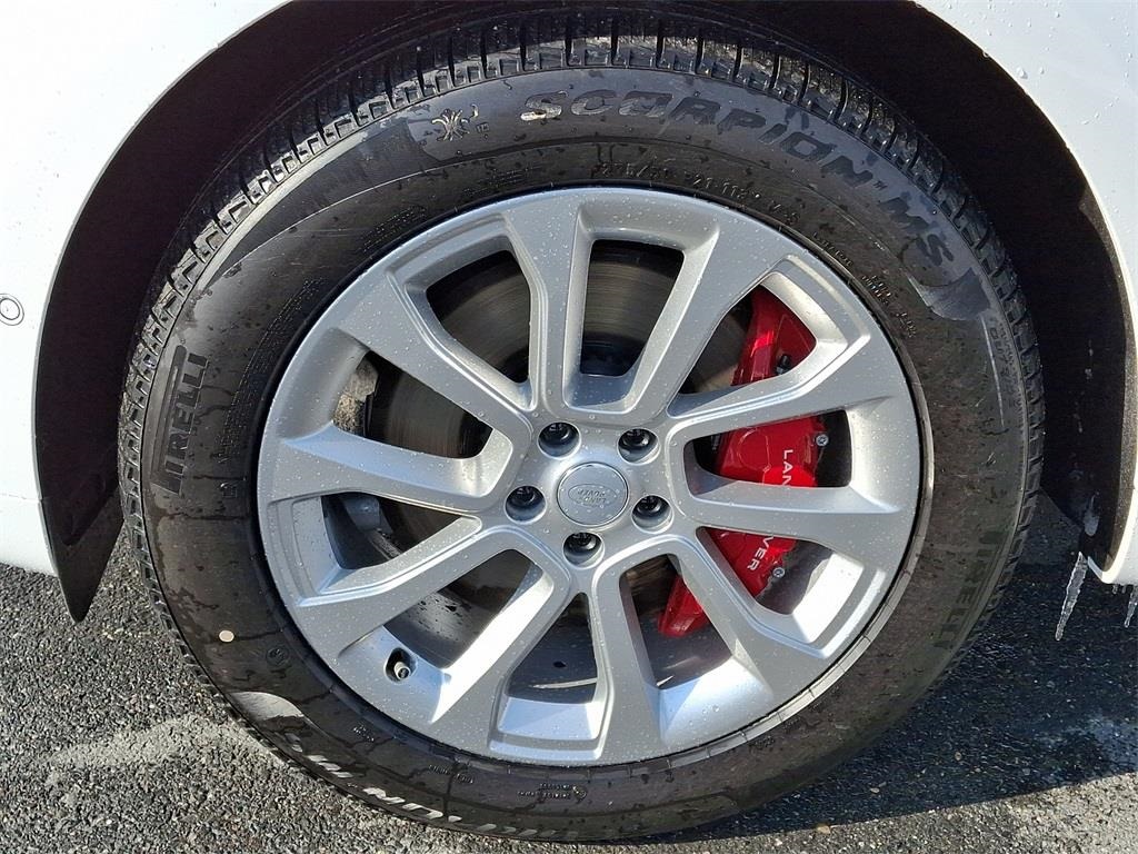 2025 Land Rover Range Rover Sport SE photo 3