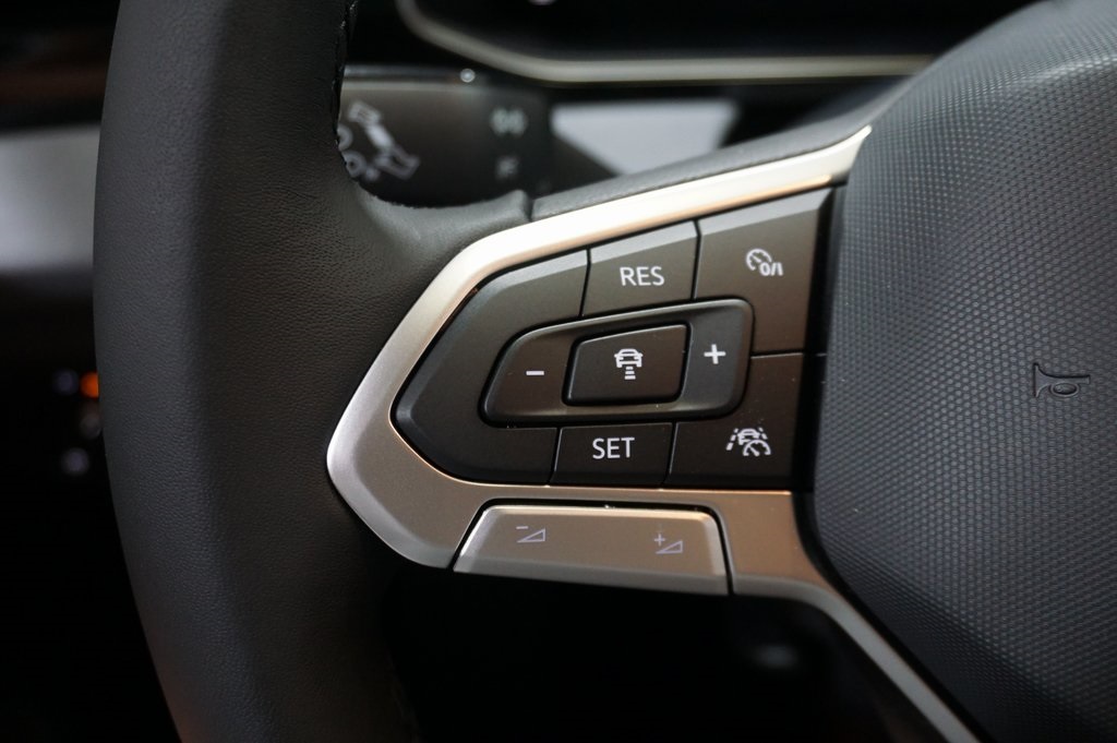 2025 Volkswagen Jetta 1.5T SE photo 17