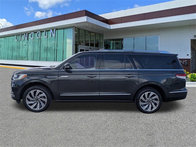 2022 Lincoln Navigator L Reserve photo 4