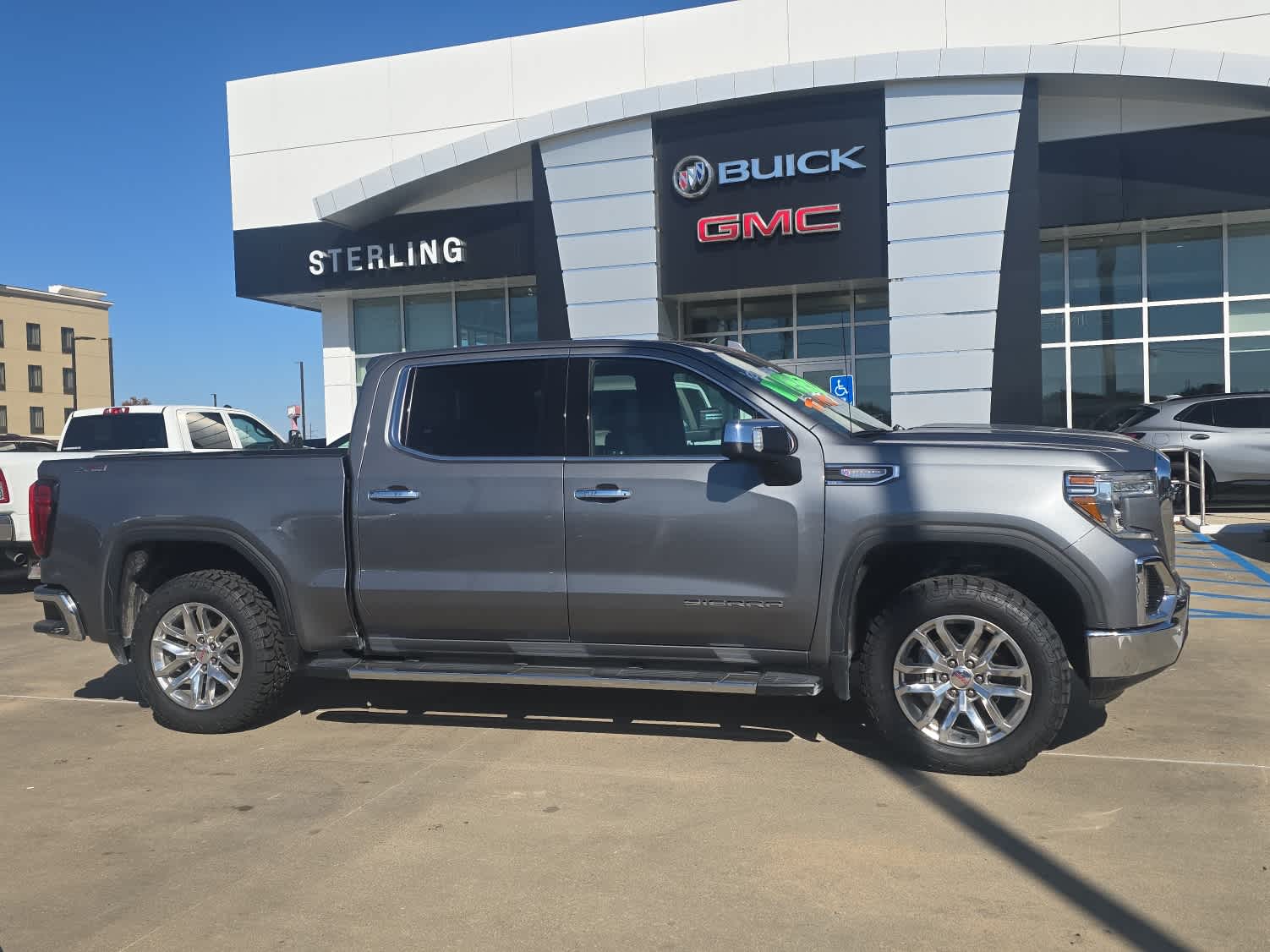 2021 GMC Sierra 1500 SLT's photo