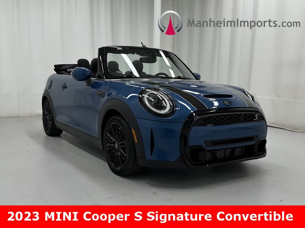 2023 MINI Convertible S's photo
