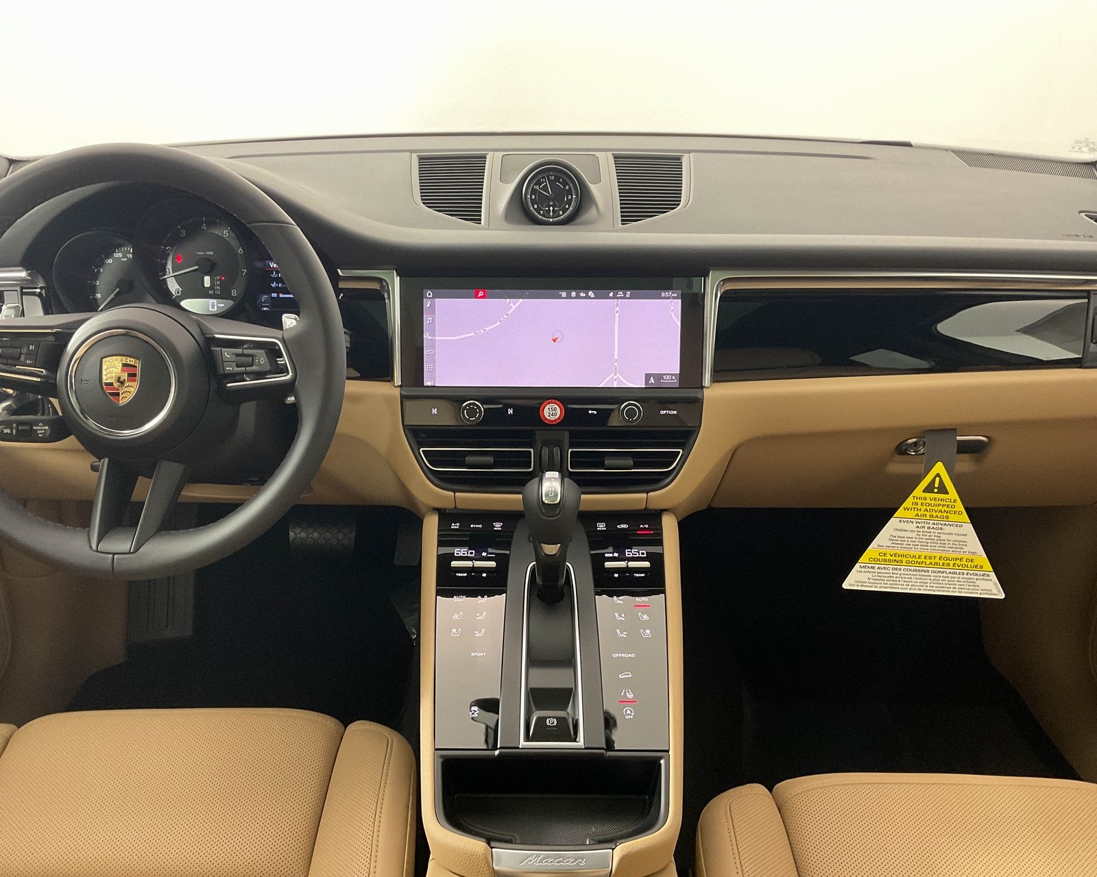 2026 Porsche Macan T photo 18